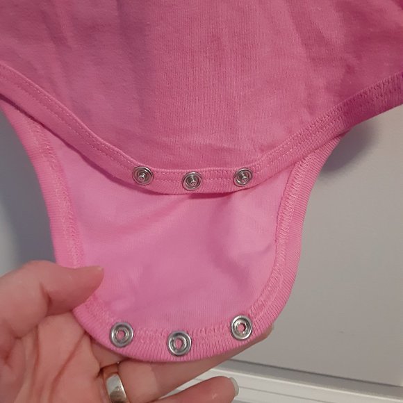 NWOT Pink Onesie Dallas Cowboy's NFL Blue Star Welcome Sunday - Picture 4 of 9